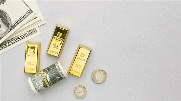 Золотые стержни, монеты и банкноты
